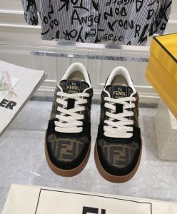 Fendi Unisex Match 8E8470-2