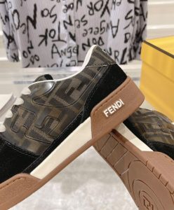 Fendi Unisex Match 8E8470-9