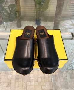 Fendi Womens Baguette Show 8Z8376 Black-2