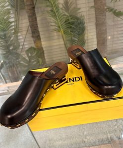 Fendi Womens Baguette Show 8Z8376 Black-3