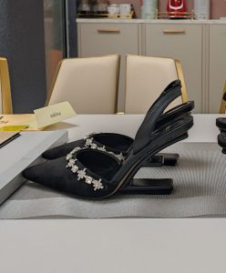 Fendi Womens First 8J8368 Black-7