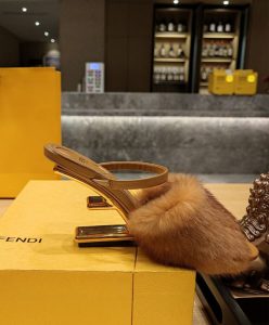 Fendi Womens First 8R8212-8