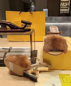 Fendi Womens First 8R8212-9