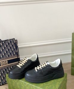 Gucci Unisex GG embossed sneaker Black-4