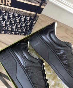 Gucci Unisex GG embossed sneaker Black-9