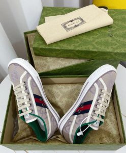 Gucci Unisex Tennis 1977 Jumbo GG Sneaker 725879 Purple-5