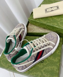 Gucci Unisex Tennis 1977 Jumbo GG Sneaker 725879 Purple-6