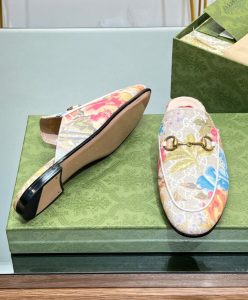 Gucci Womens GG Flora Princetown Slipper 727197 Gray-8
