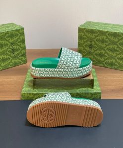 Gucci Womens GG Platform Slide Sandal 623212 Green-10