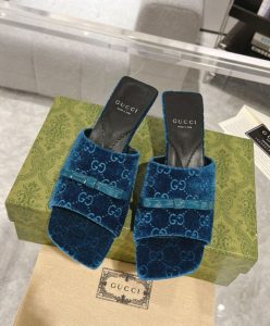 Gucci Womens GG Slide Sandal 764182-2