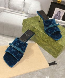 Gucci Womens GG Slide Sandal 764182-4