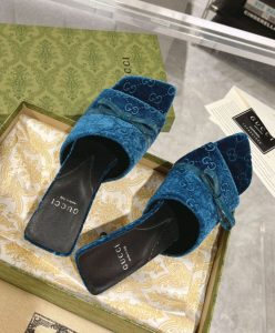 Gucci Womens GG Slide Sandal 764182-6