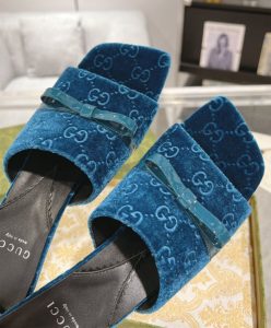 Gucci Womens GG Slide Sandal 764182-7