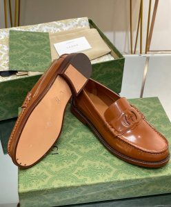 Gucci Womens Interlocking G Loafer 738676-10