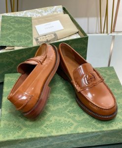 Gucci Womens Interlocking G Loafer 738676-7