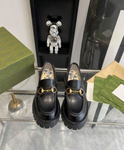 Gucci Womens Leather Lug Sole Horsebit Loafer 77236 Black-2