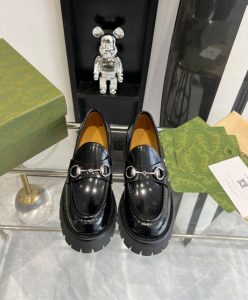 Gucci Womens Loafer With Horsebit 764211 Black-2