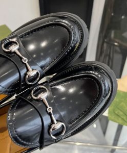 Gucci Womens Loafer With Horsebit 764211 Black-9