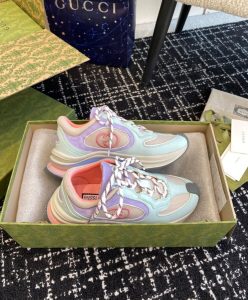Gucci Womens Run Sneaker 746939-5