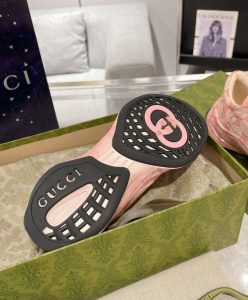 Gucci Womens Run Trainer 725612 Pink-10