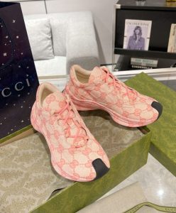 Gucci Womens Run Trainer 725612 Pink-3