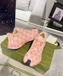 Gucci Womens Run Trainer 725612 Pink-5