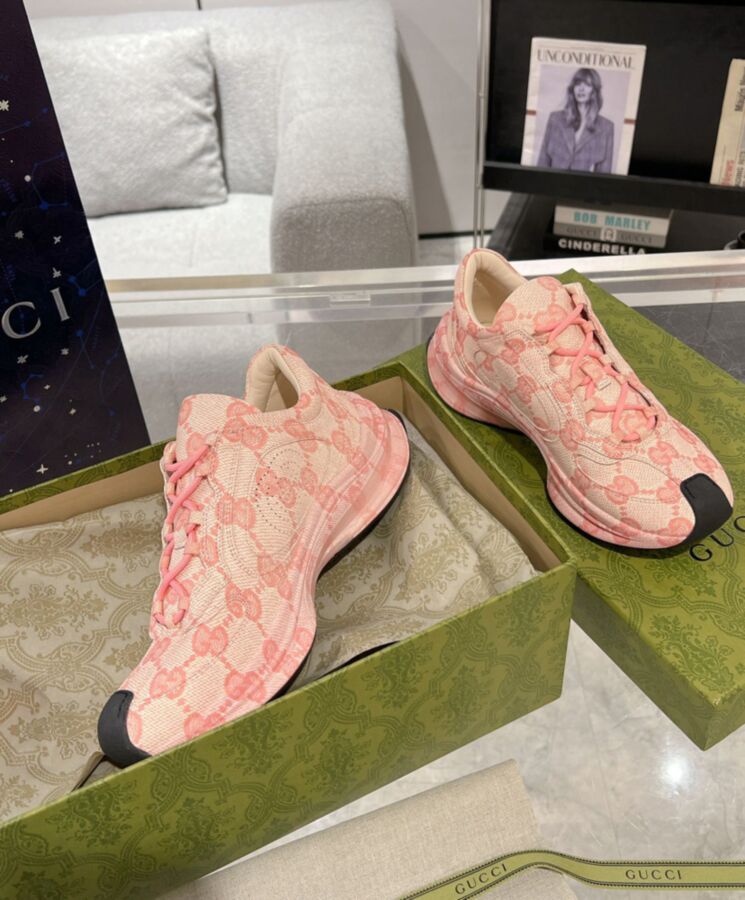 Gucci Womens Run Trainer 725612 Pink-6