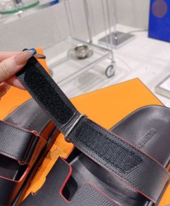 Hermes Unisex Chypre Sandal Black-10