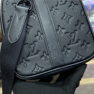 Keepall Bandouliere 35 M22765-7.jpg