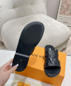 Louis Vuitton Mens LV Oasis Mule-10
