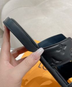 Louis Vuitton Mens LV Oasis Mule-9