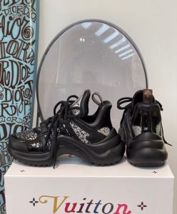 Louis Vuitton Womens Archlight Sneaker 1A95IBU-7