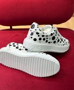 Louis Vuitton Womens LV x YK Time Out Sneaker 1AB9V6 White-10