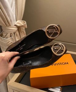 Louis Vuitton Womens Madeleine Pumps 1A4XBG Brown-5