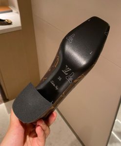 Louis Vuitton Womens Madeleine Pumps 1A4XBG Brown-6