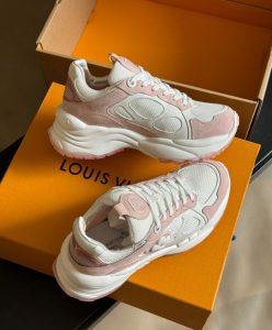 Louis Vuitton Womens Run 55 Sneaker 1ACGP4 1ACGQG 1AMI02-3