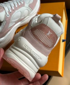 Louis Vuitton Womens Run 55 Sneaker 1ACGP4 1ACGQG 1AMI02-9