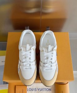 Louis Vuitton Womens Run Away Sneaker 1AAWFC Khaki-2