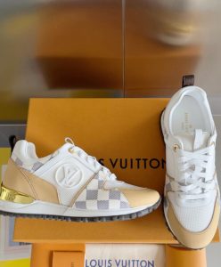 Louis Vuitton Womens Run Away Sneaker 1AAWFC Khaki-6