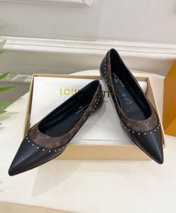 Louis Vuitton Womens Signature Flat Ballerina-3