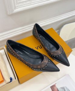 Louis Vuitton Womens Signature Flat Ballerina-5