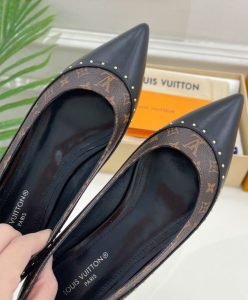 Louis Vuitton Womens Signature Flat Ballerina-8