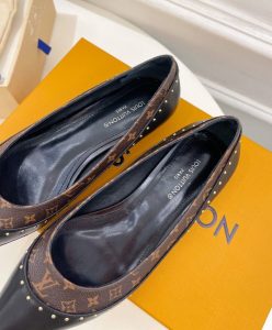Louis Vuitton Womens Signature Flat Ballerina-9