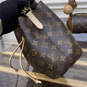 Neonoe BB M46581-4.jpg