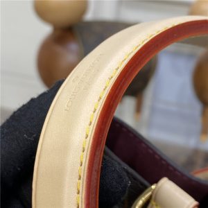 Neonoe BB M46581-7.jpg