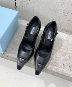 Prada Womens Brushed Leather Pumps Black-2