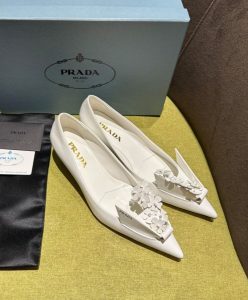 Prada Womens Brushed Leather Pumps With Floral Appliques 1I300N-3