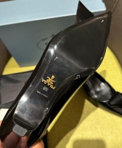 Prada Womens Brushed Leather Pumps With Floral Appliques 1I363N-10