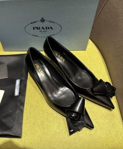 Prada Womens Brushed Leather Pumps With Floral Appliques 1I363N-3