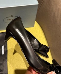 Prada Womens Brushed Leather Pumps With Floral Appliques 1I363N-9